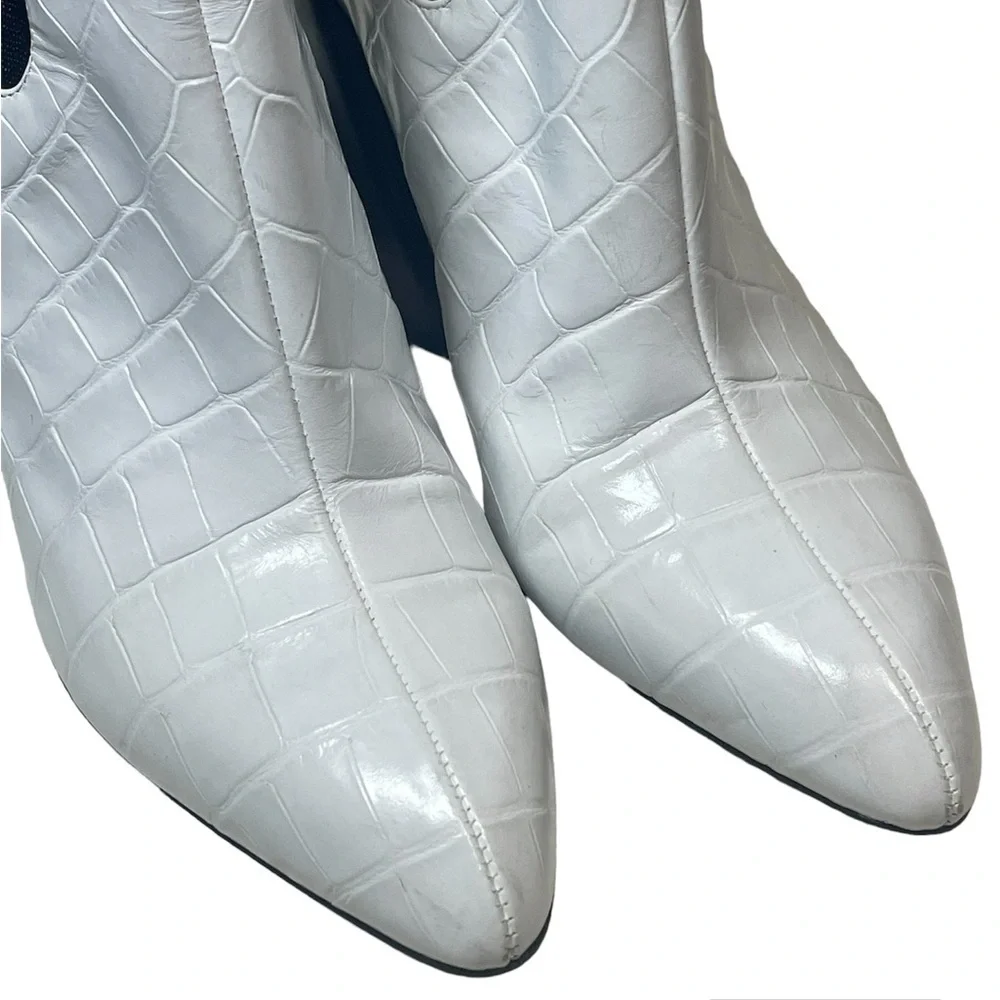 Chloé White Wave Leather Chunky Heeled Booties Size 39